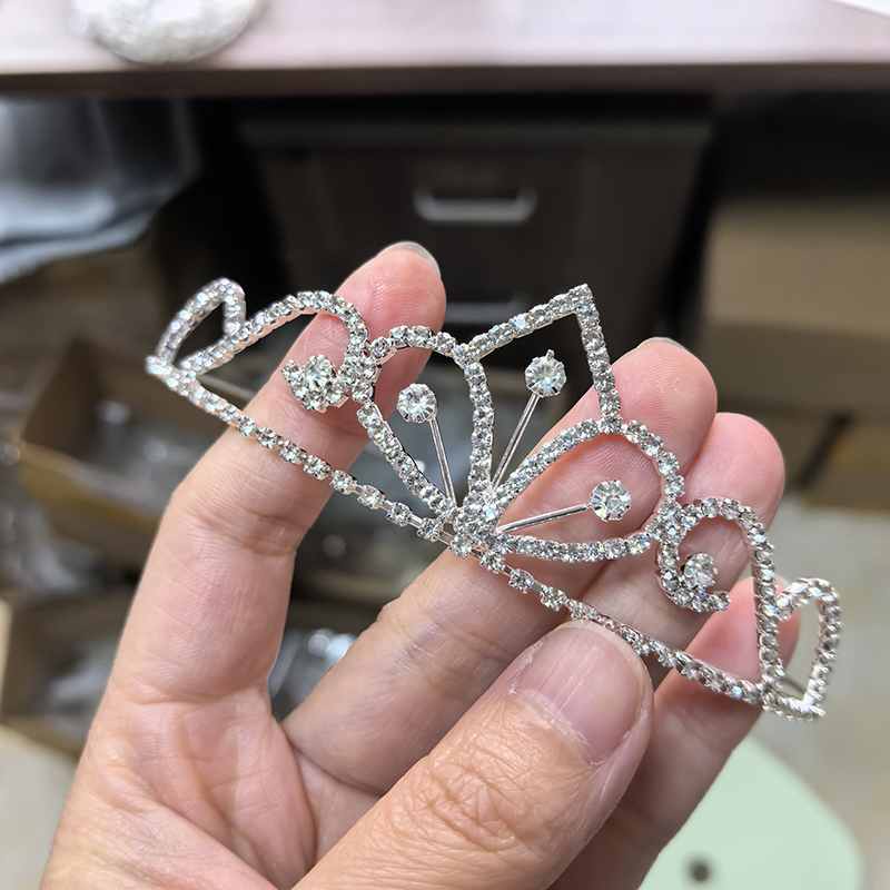 실버 컬러 라인스톤 신부 왕관 럭셔리 크리스탈 티아라  - Women Accessories Aesthetic 리뷰 및 가격