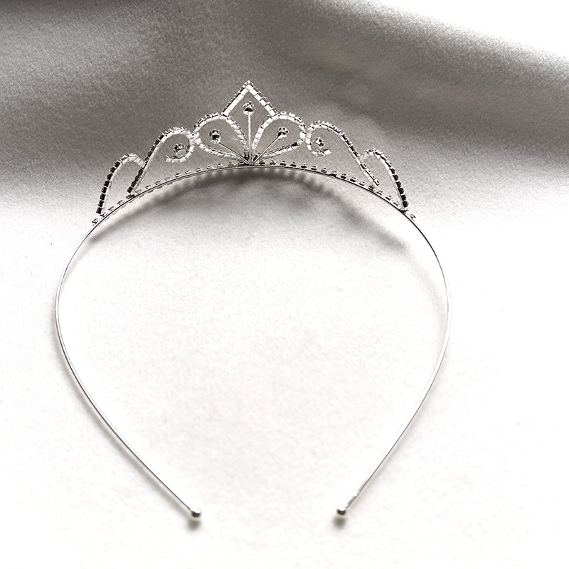 실버 컬러 라인스톤 신부 왕관 럭셔리 크리스탈 티아라  - Women Accessories Aesthetic 리뷰 및 가격